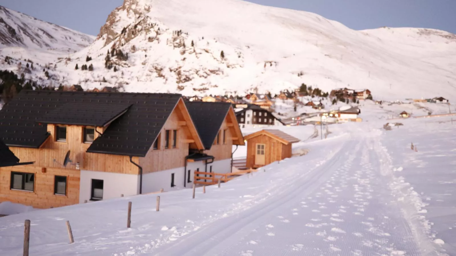 Designchalets Falkertsee-Exterior in winter