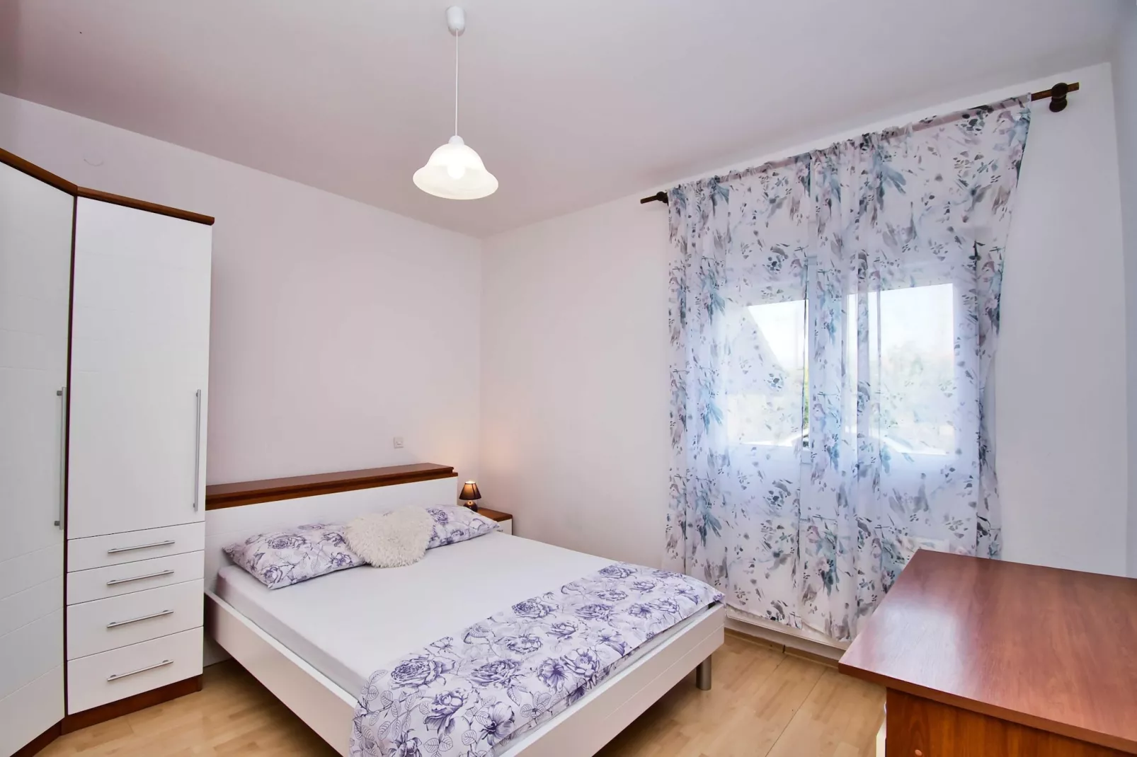 Apartment Visocane with private pool-Schlafzimmer