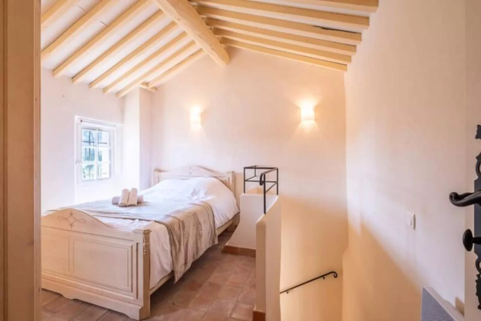 Résidence Bijou De 280m2 Et Piscine à Débordement Au Calme Absolu-Untagged