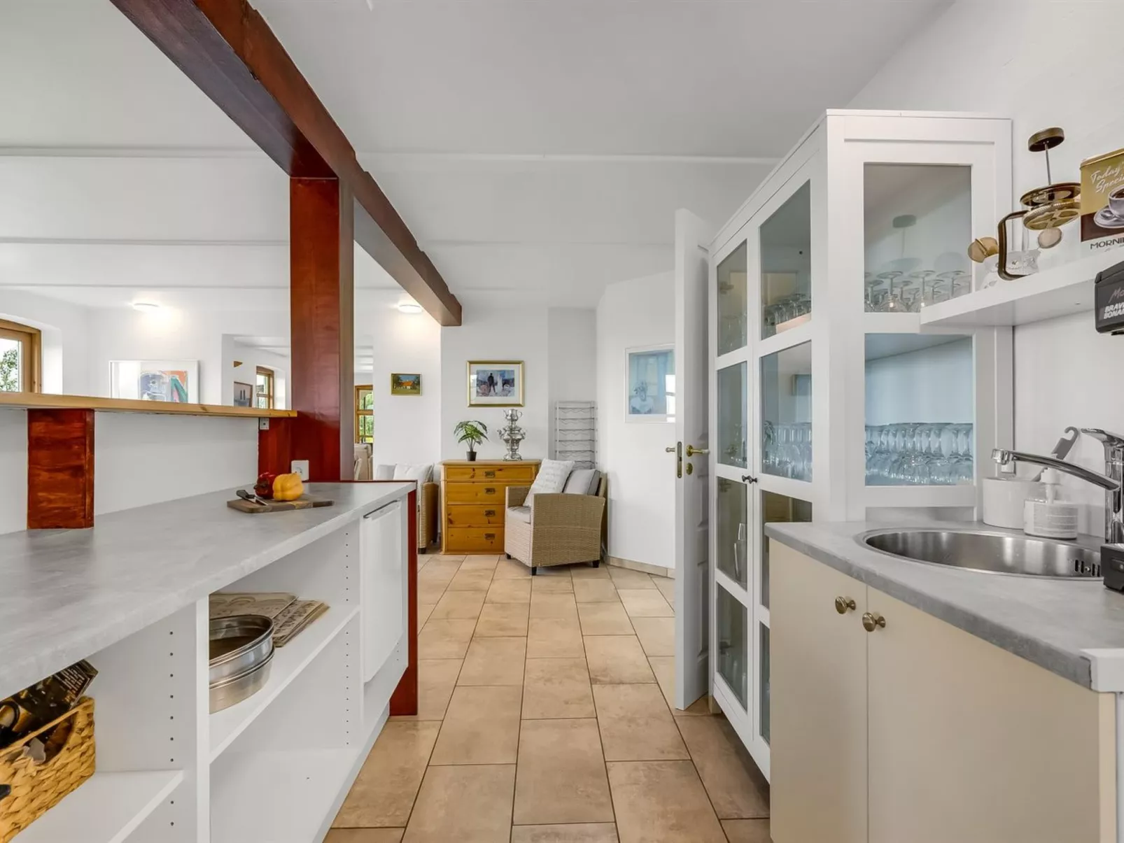 "Darleen" - 850m to the fjord-Drinnen