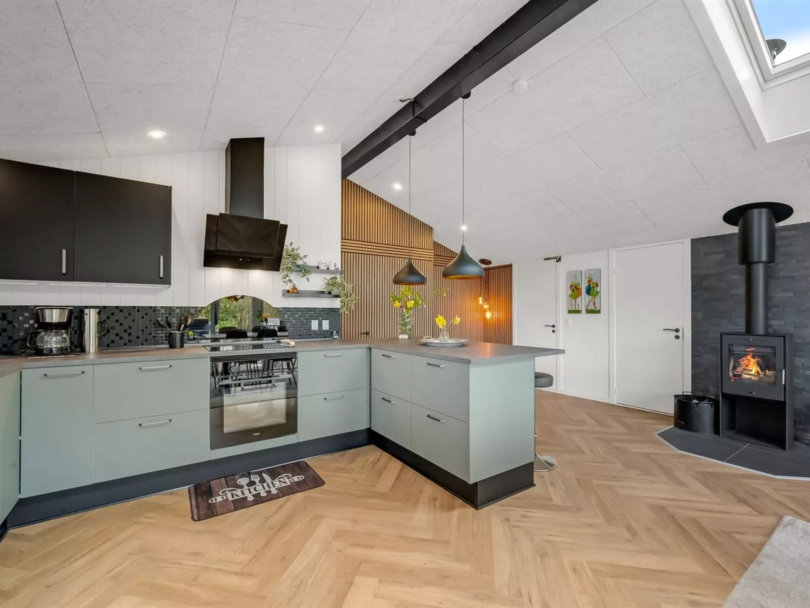 "Ronja" - 100m to the fjord-Dedans