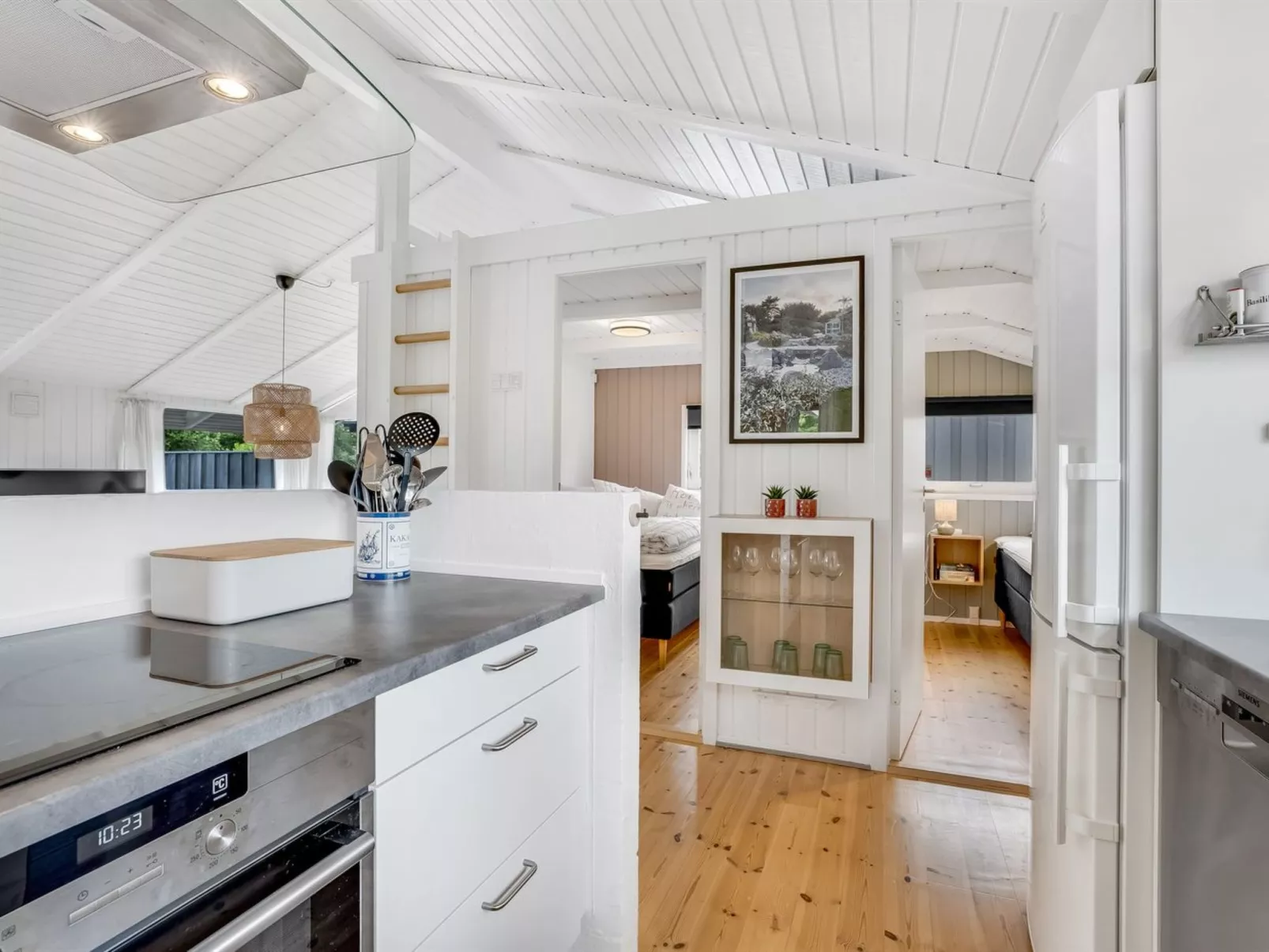 "Ellie" - 700m from the sea-Inside