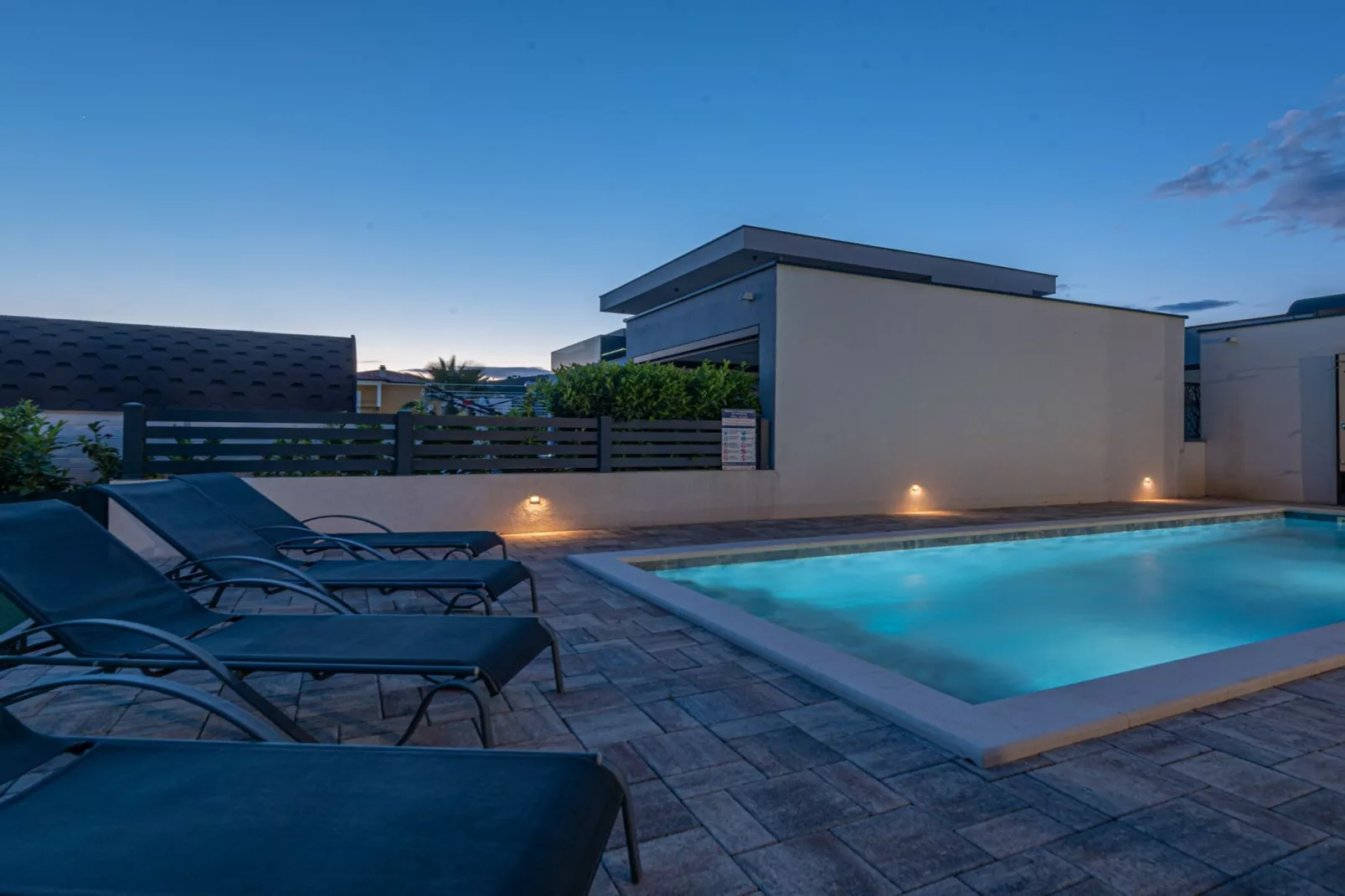 Four-Bedroom Villa With Pool-Schwimmbad