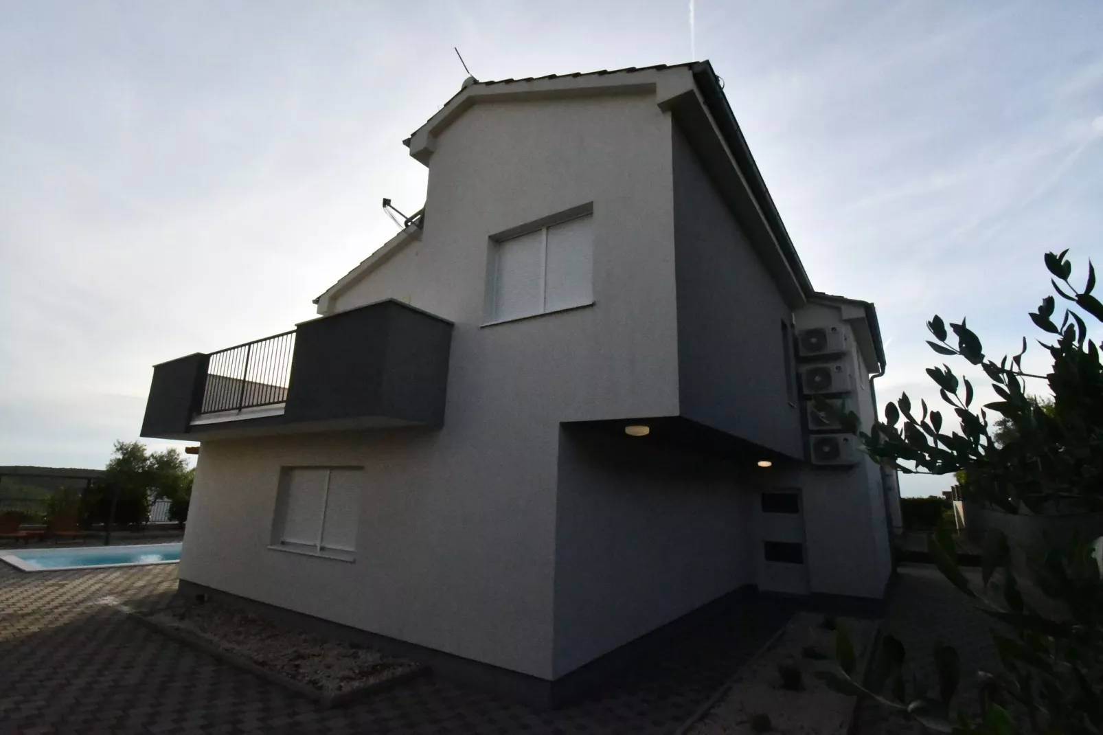 Luxury Escape with Swimming Pool & Modern Design - Superior Four Bedroom Villa with Private Pool ( Villa 2)-Im Freien