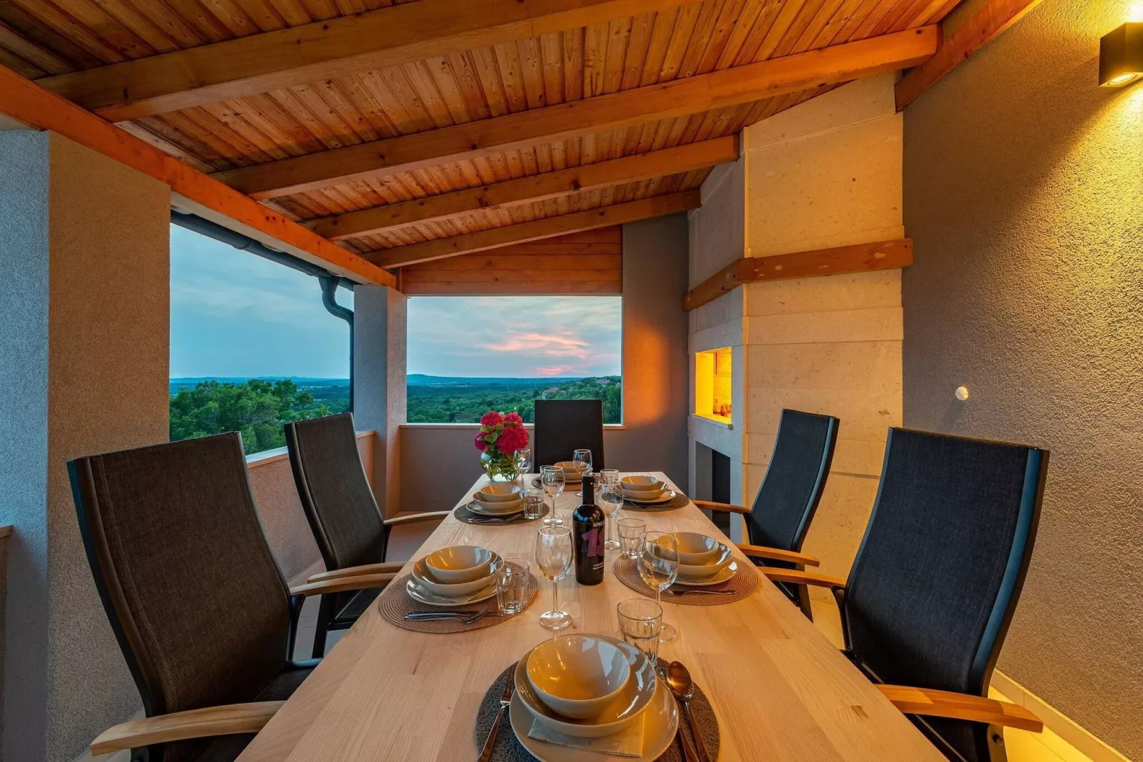 Villa Pezer with heated pool & sauna-Salle à manger