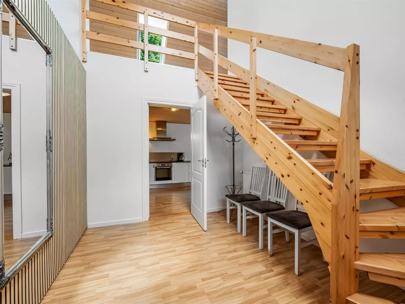 "Eini" - 4.5km from the sea-Inside