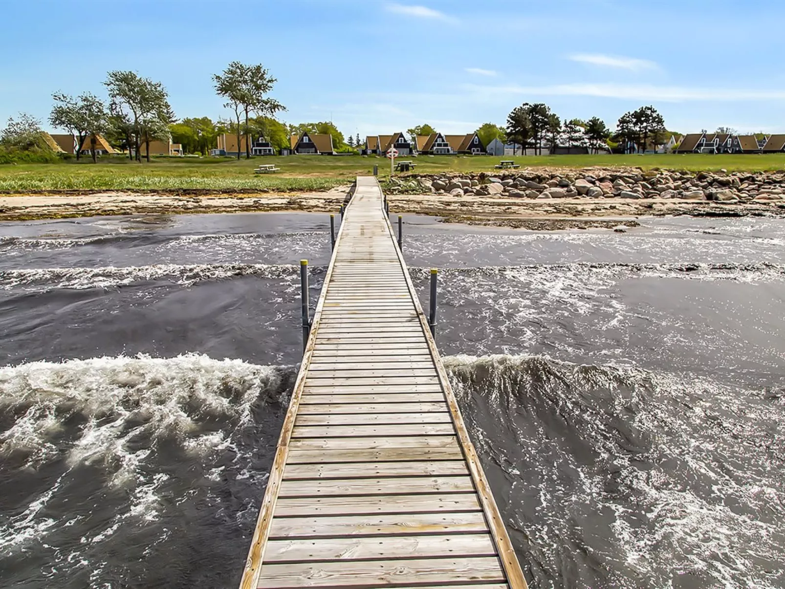 "Stacie" - 10m from the sea-Draußen