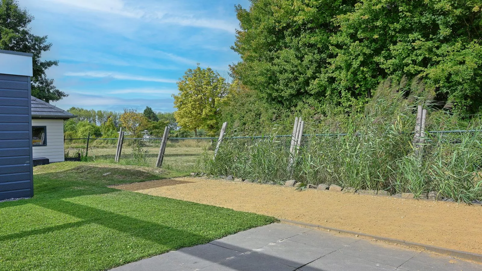 Casa Familia-Gardens in summer