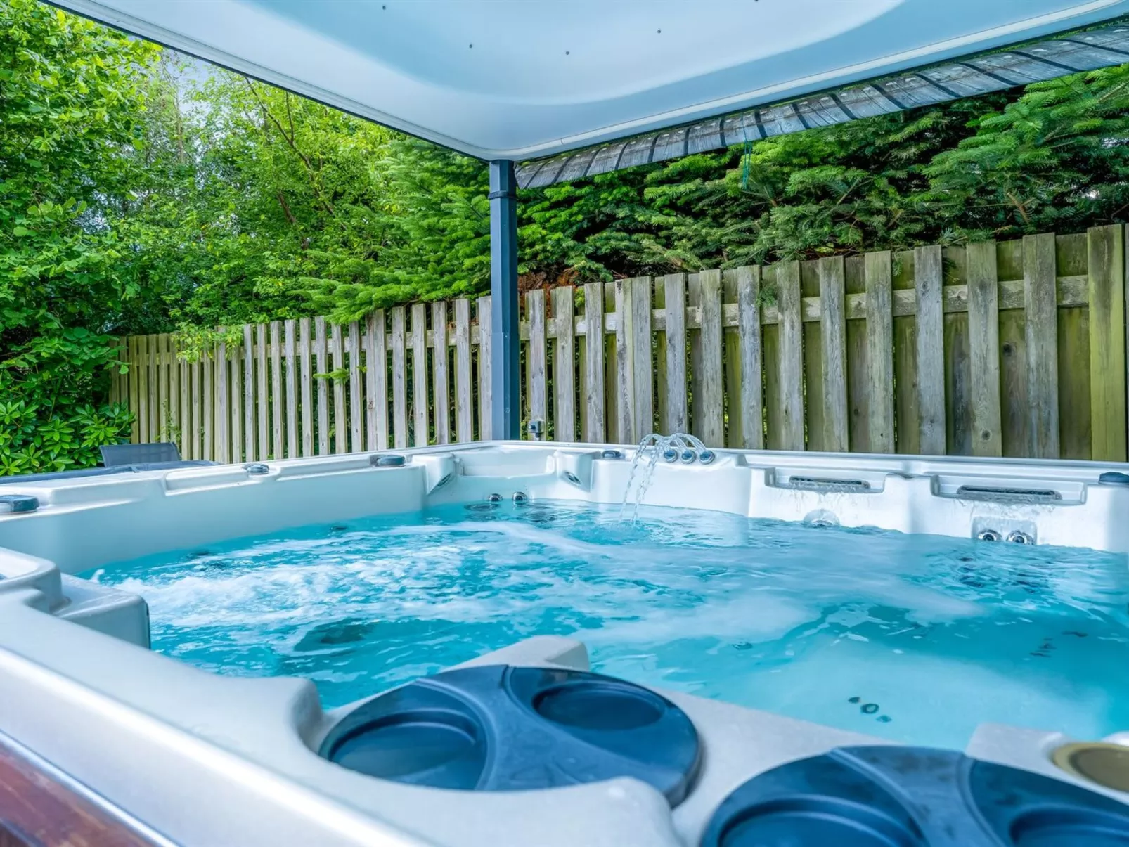 "Ellie" - 700m from the sea-Outside