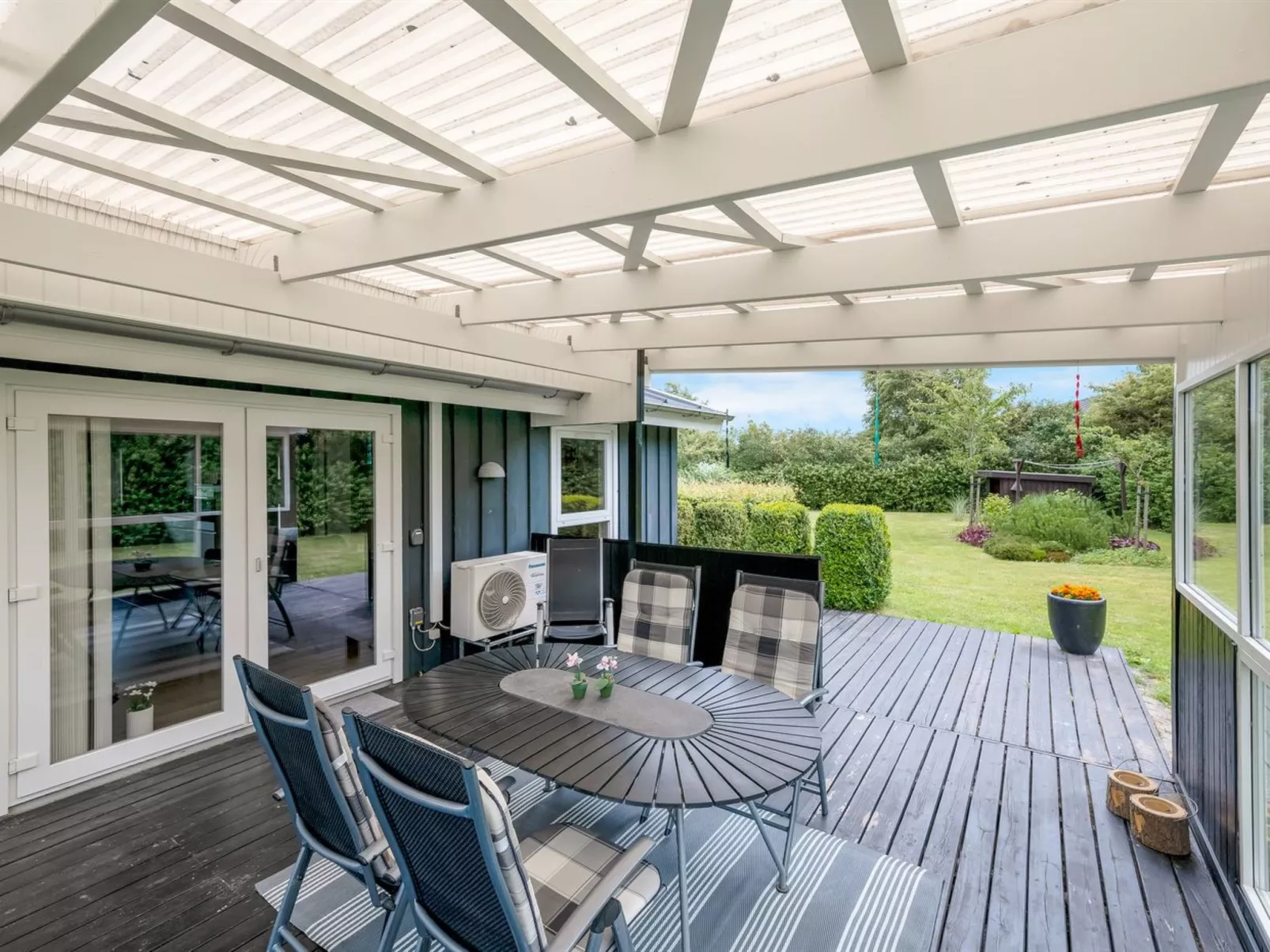 "Anelise" - 800m to the fjord-Draußen