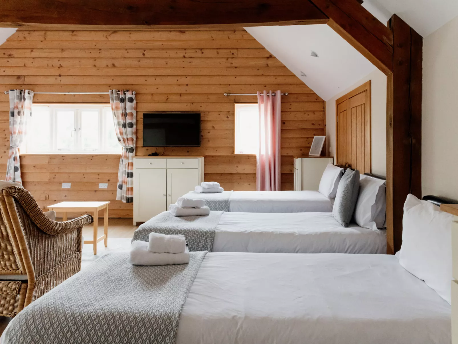 The Welsh Barn-Dedans