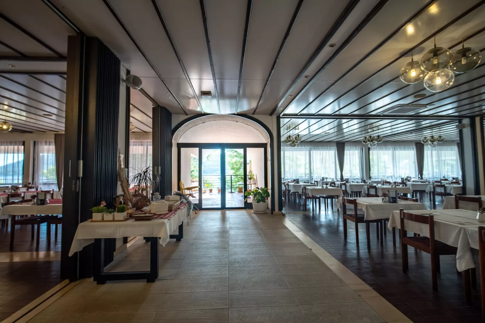 Hotel Issa - Double Room Sea View 4-Facilities