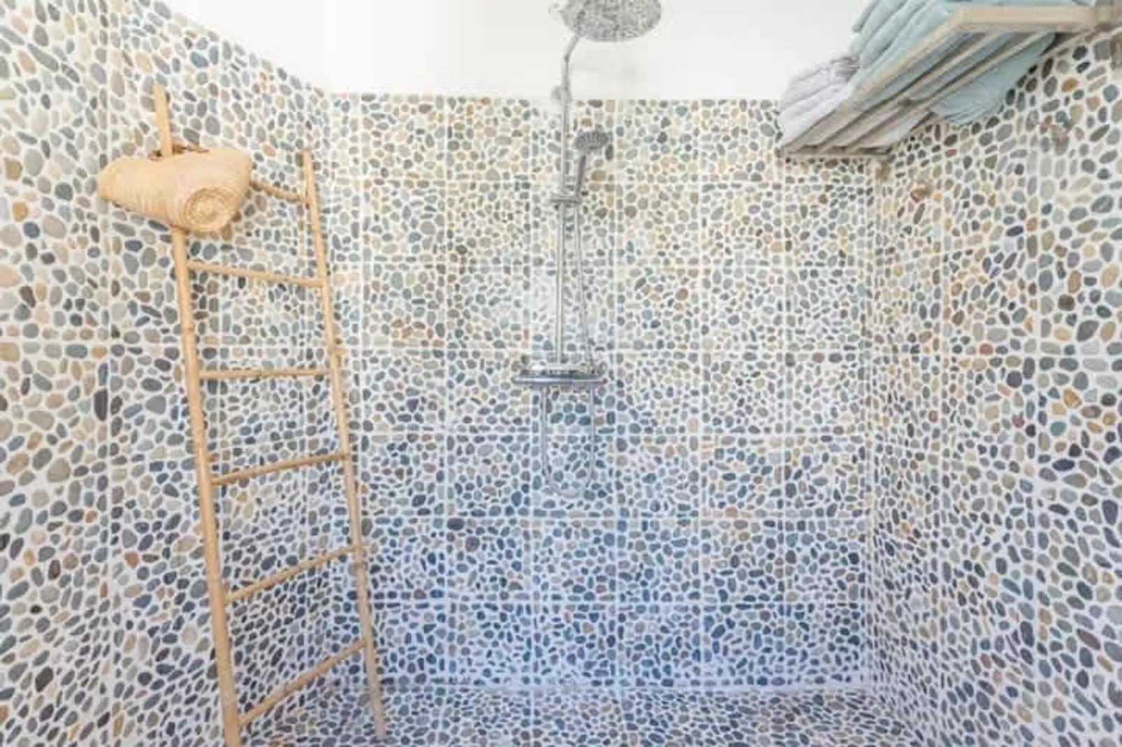 Mas de Corinne-Bathroom