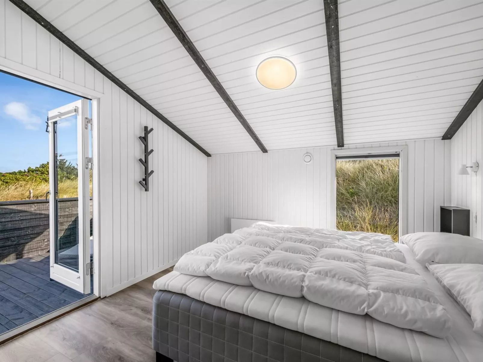 "Teoline" - 500m to the fjord-Drinnen