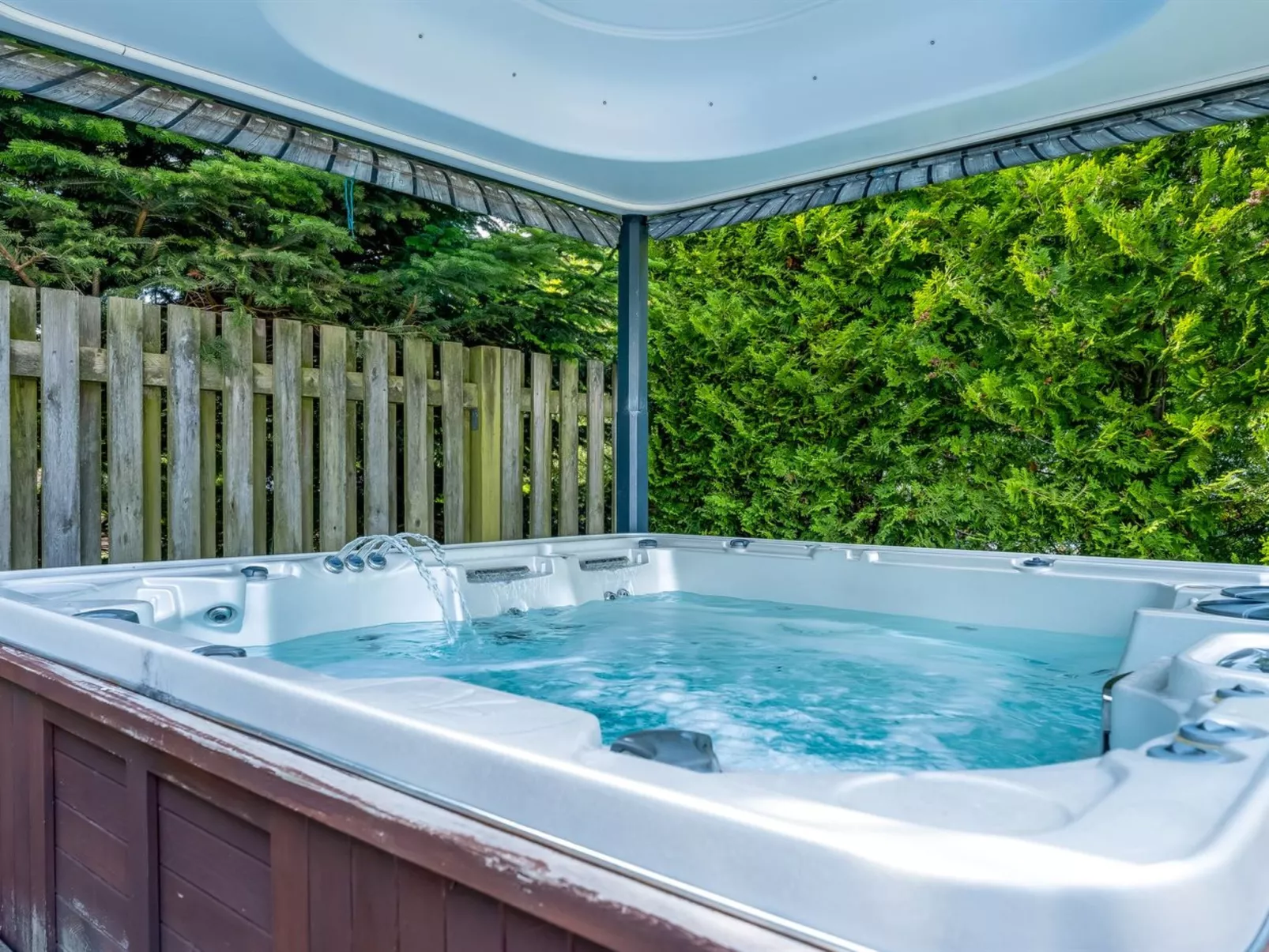 "Ellie" - 700m from the sea-Outside