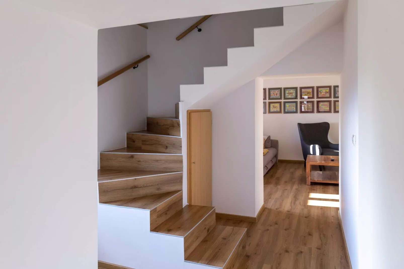 Mountain View Villa with Sauna and Hot-Tub - Three Bedroom Villa with Sauna and Hot-Tub-Treppe