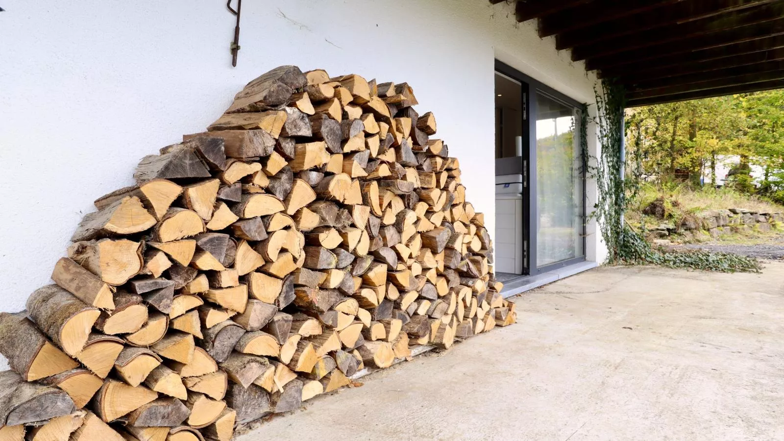 Agathe-Exterior in summer