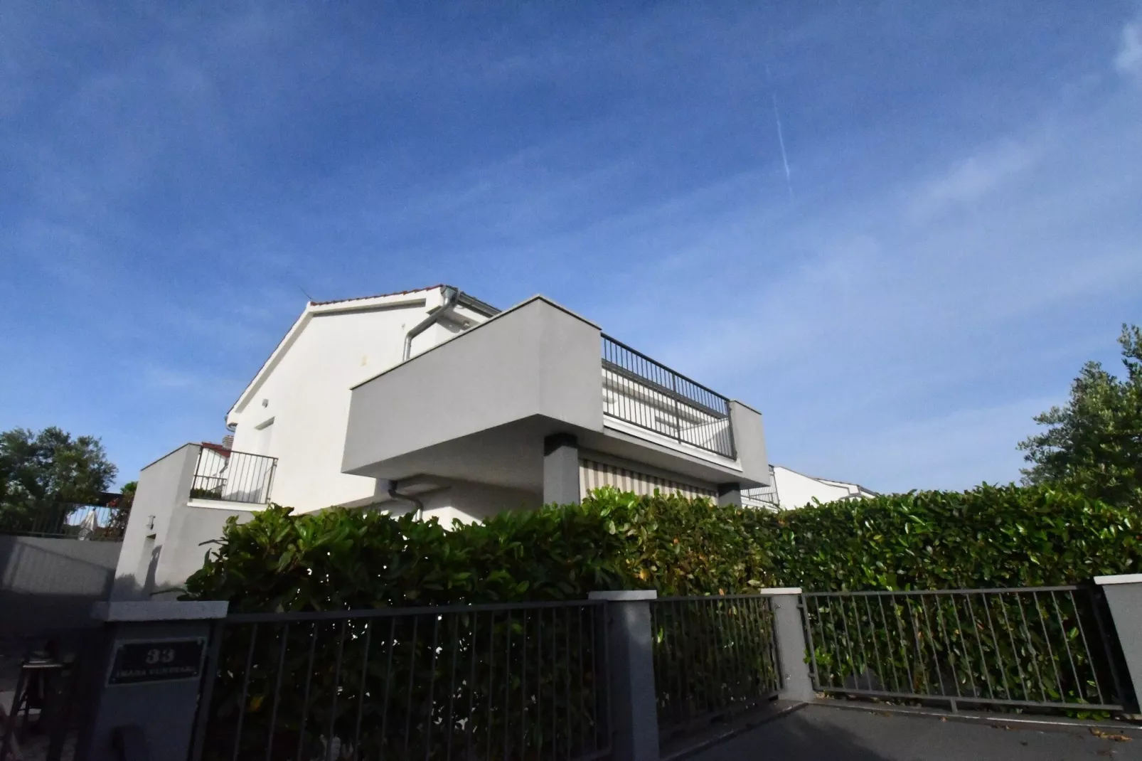 Luxury Escape with Swimming Pool & Modern Design -  Classic Four Bedroom Villa with Sea View and Private Pool ( Villa 3)-Extérieur