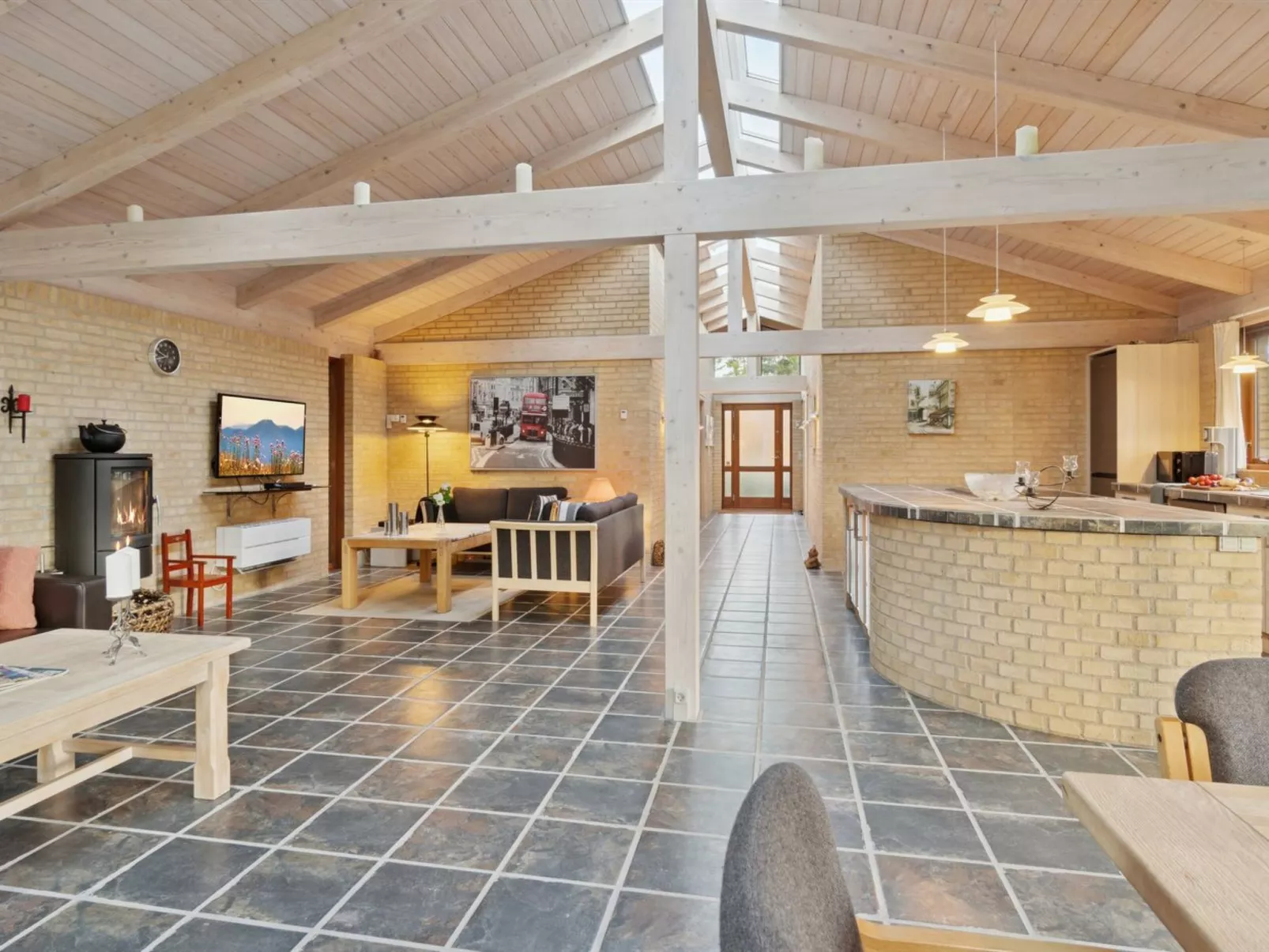 "Jorid" -  from the sea-Inside