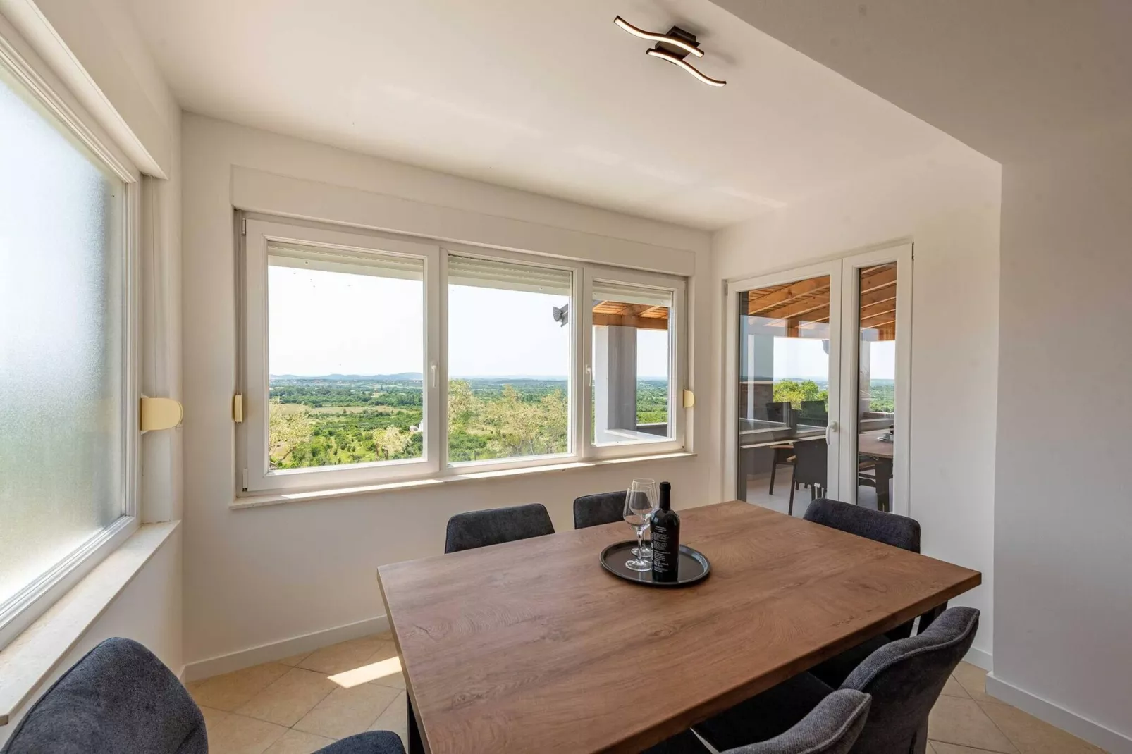 Villa Pezer with heated pool & sauna-Salle à manger