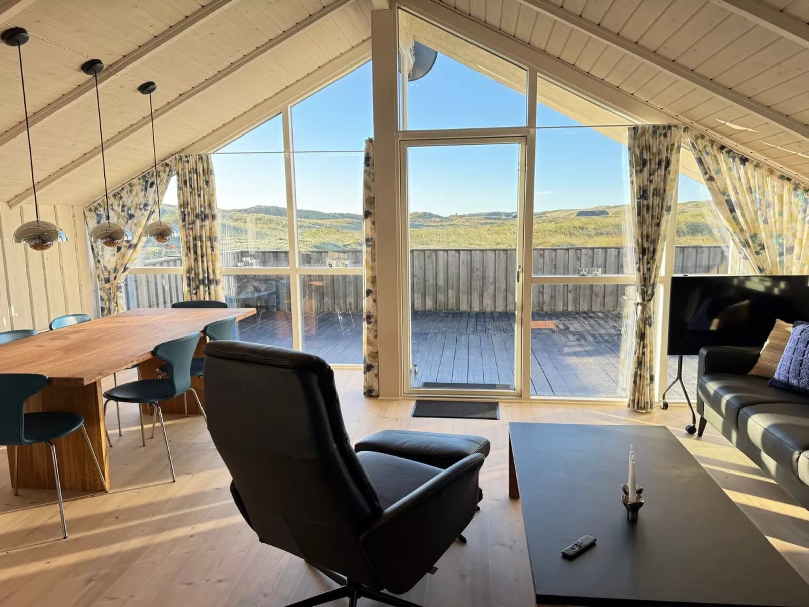 "Velena" -  from the sea-Drinnen