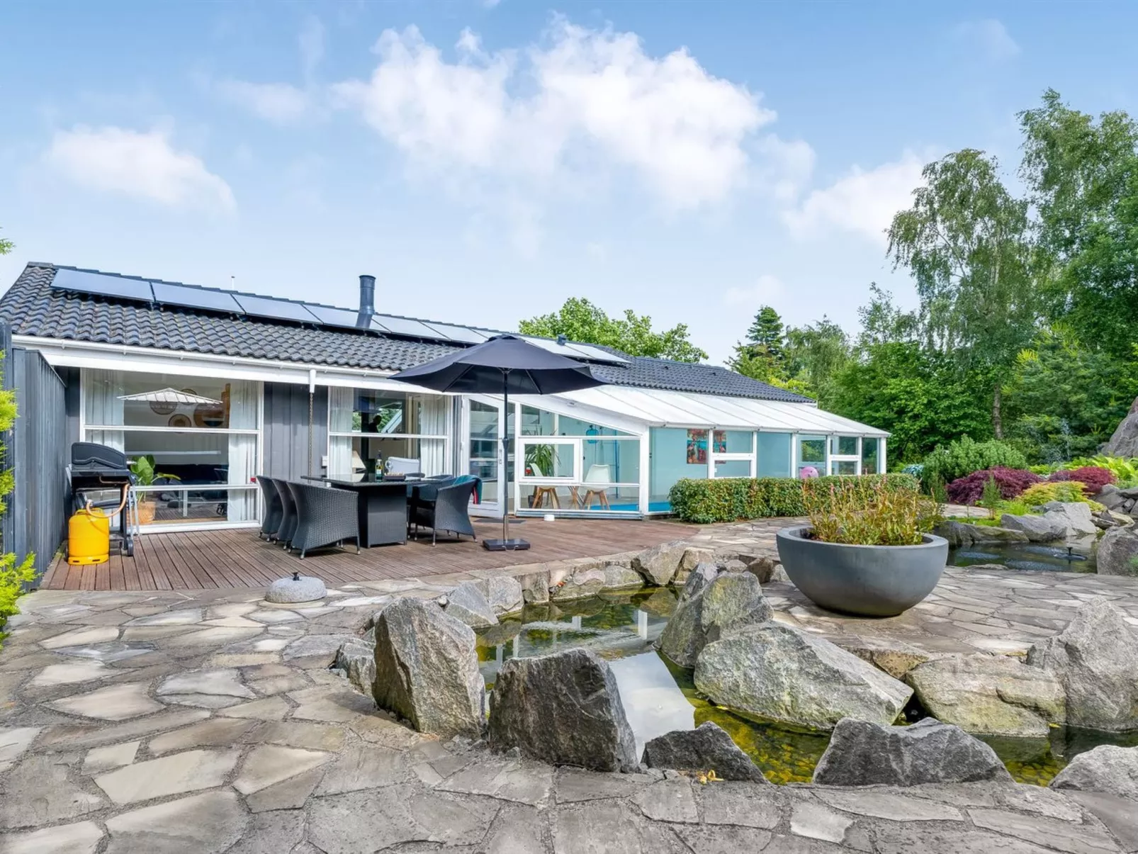 "Ellie" - 700m from the sea-Outside