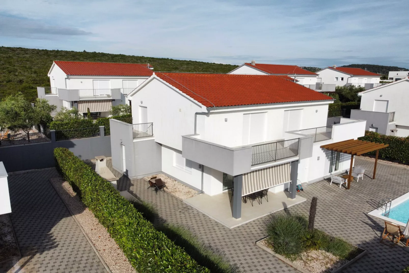 Luxury Escape with Swimming Pool & Modern Design - Superior Four Bedroom Villa with Private Pool ( Villa 2)-Im Freien