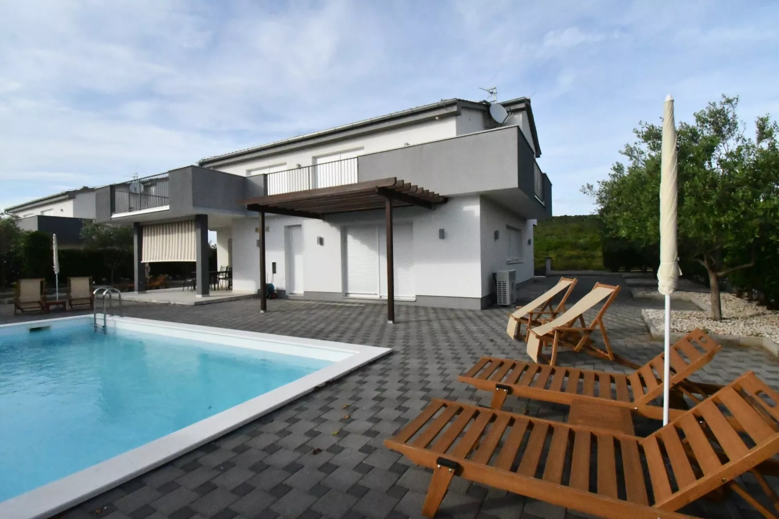 Luxury Escape with Swimming Pool & Modern Design - Deluxe Four Bedroom Villa with Sea View and Private Pool (Villa 5)-Piscine