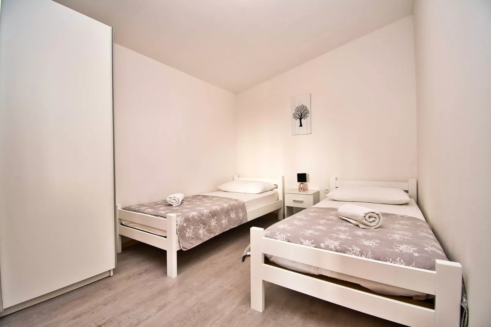 Apartment Visocane with private pool-Schlafzimmer