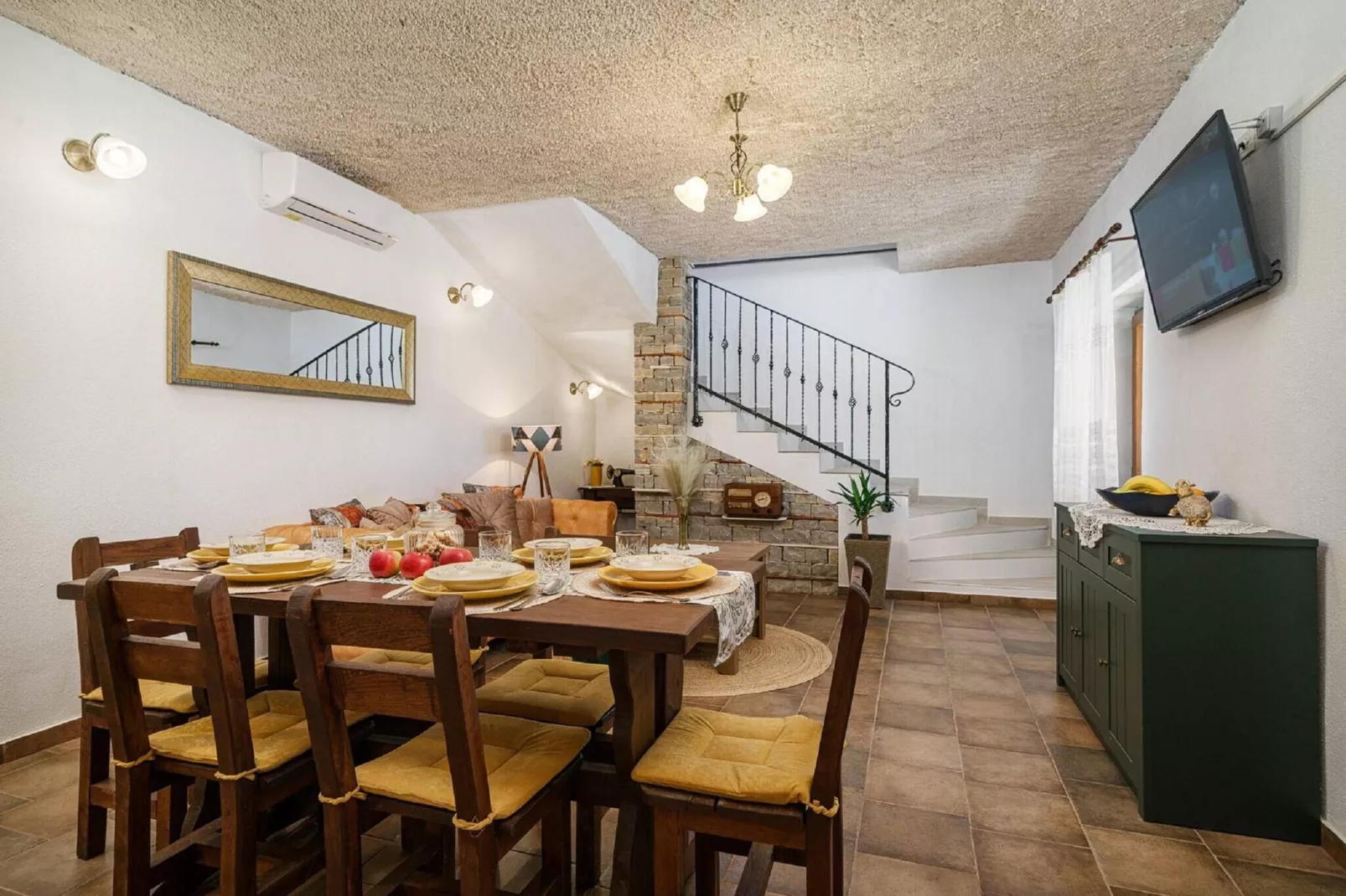 Authentic Villa Malou-Esszimmer