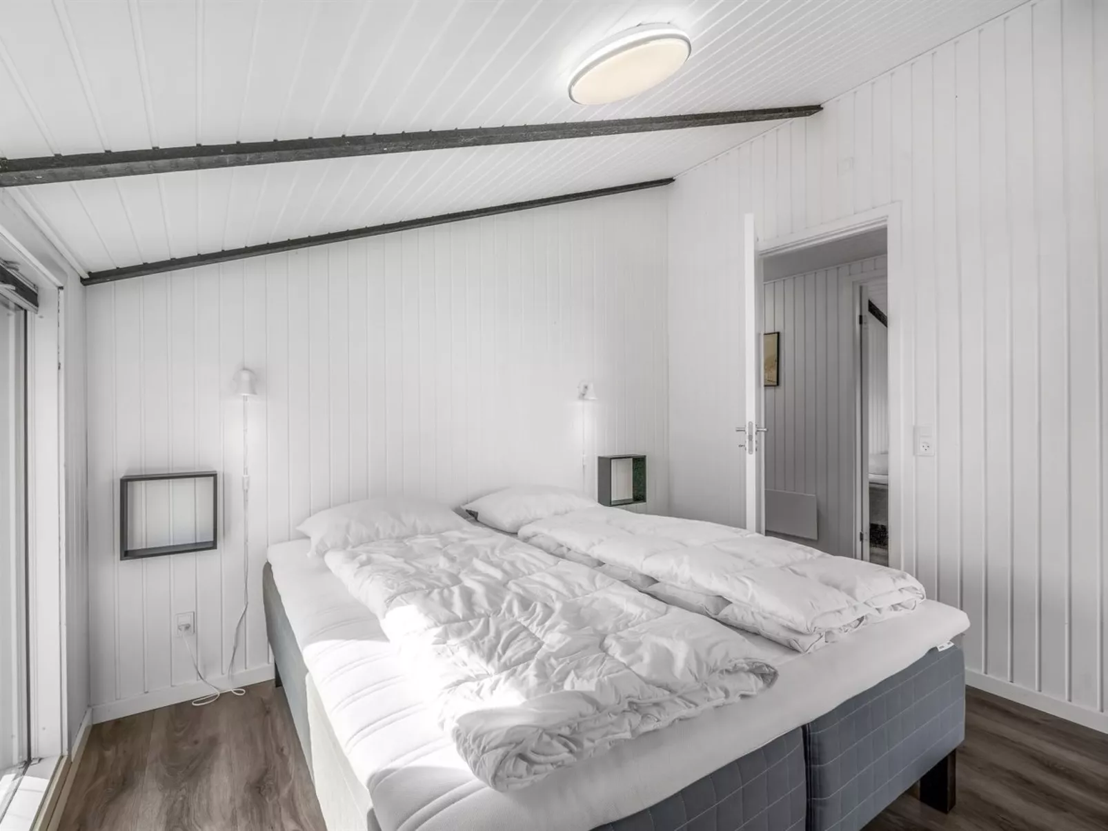 "Teoline" - 500m to the fjord-Drinnen