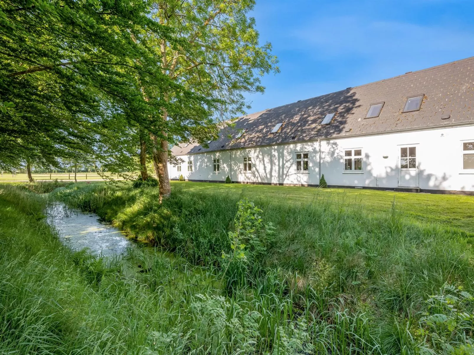 "Eini" - 4.5km from the sea-Outside