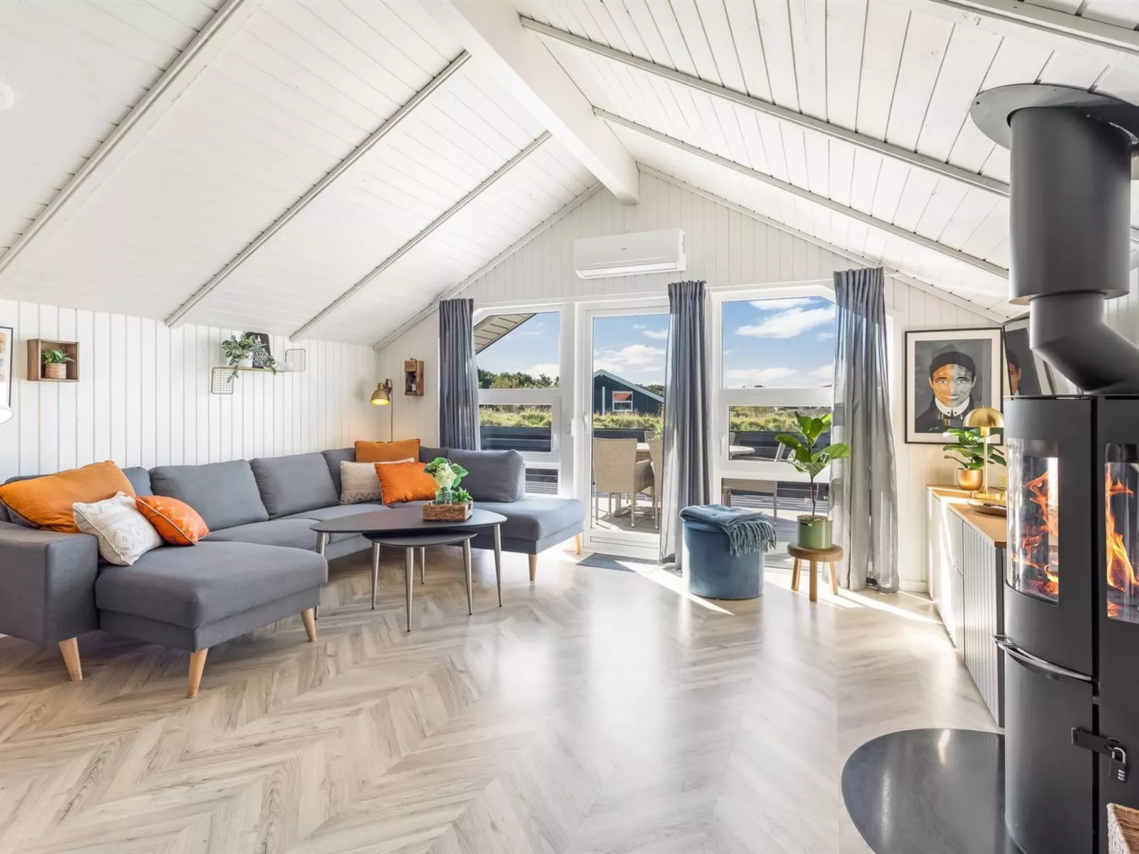 "Skyler" - 1km from the sea-Dedans