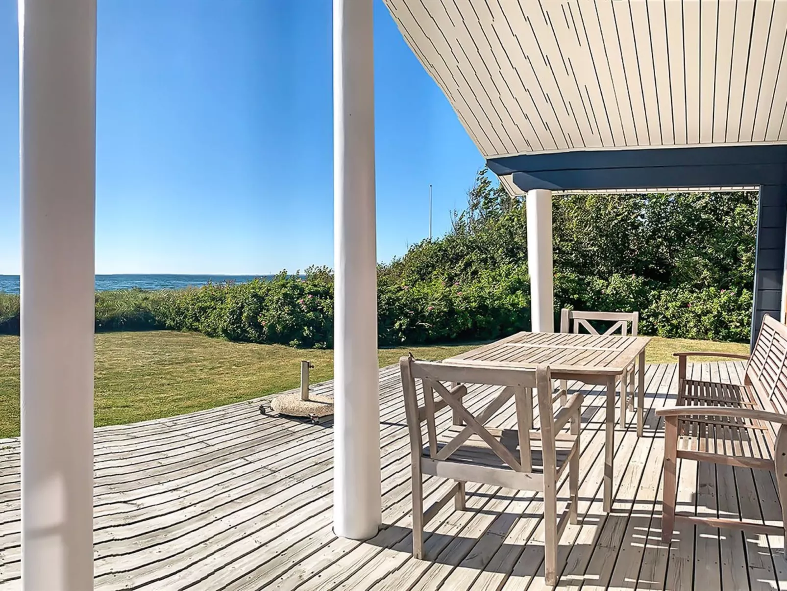 "Stacie" - 10m from the sea-Drinnen