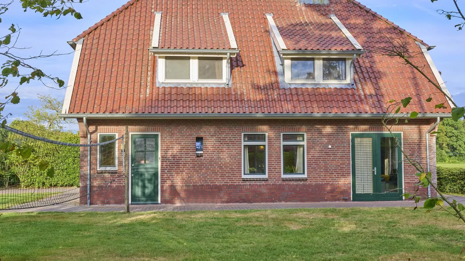 T Achterhoes-Exterior in summer
