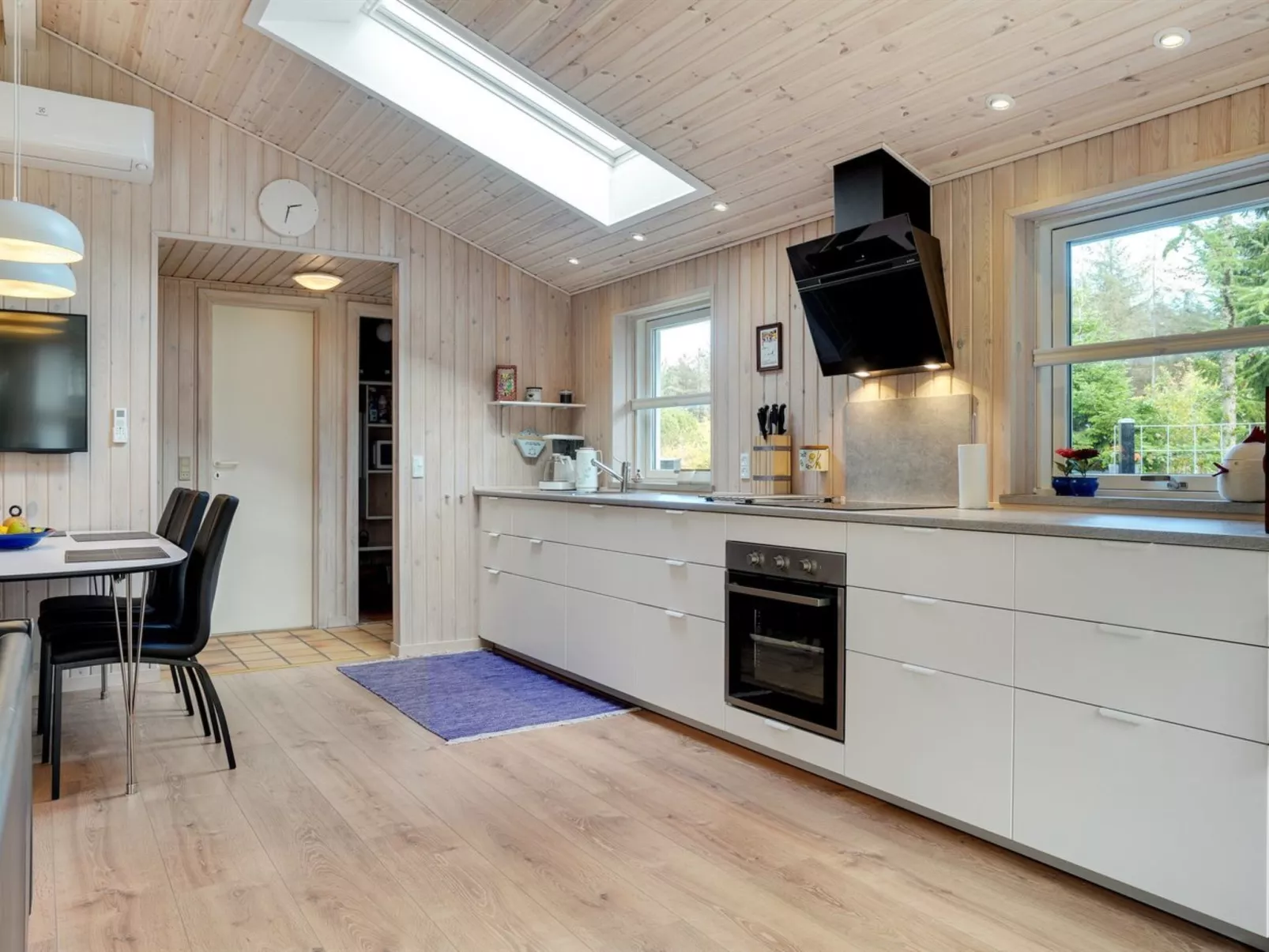 "Delco" - 200m from the sea-Inside