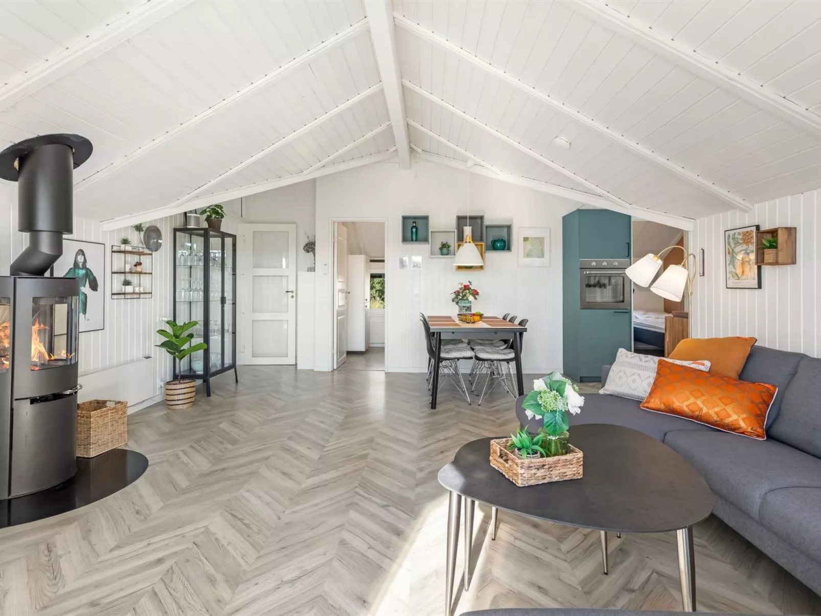 "Skyler" - 1km from the sea-Dedans