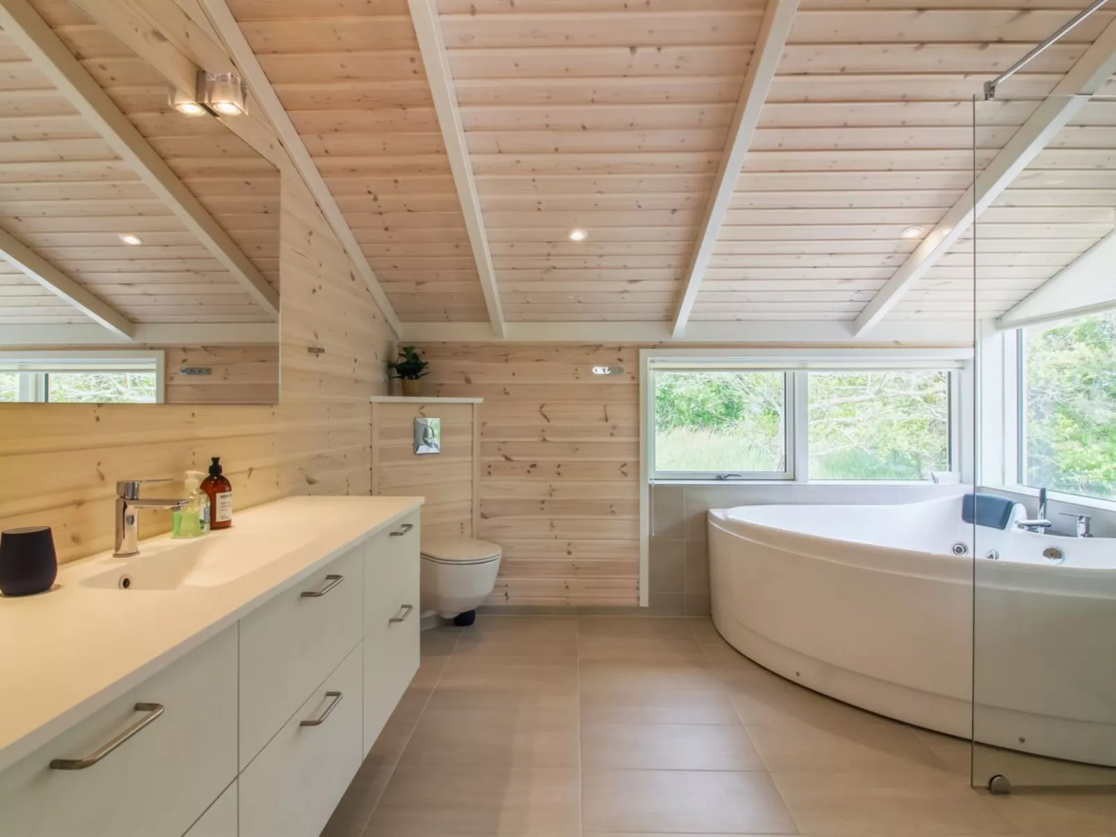 "Heriest" - 1.2km from the sea-Inside