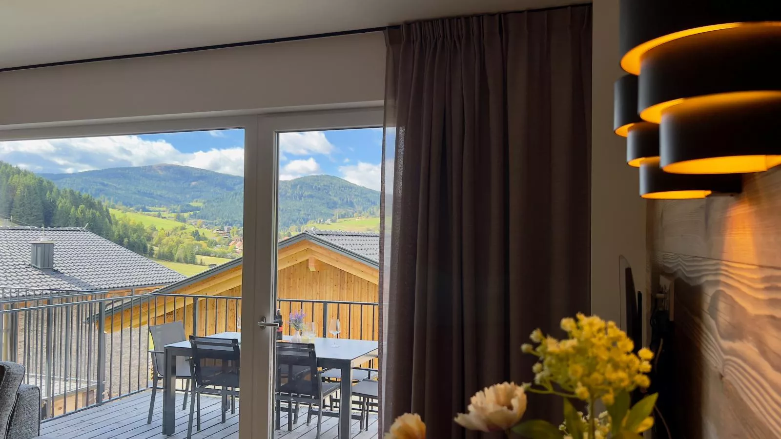 Grebenzen Lodge Starnberg 60A-Living room