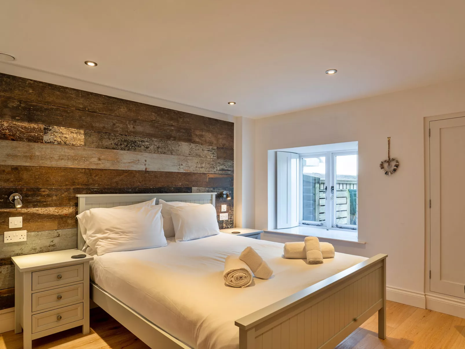 Dingles Cottage-Drinnen