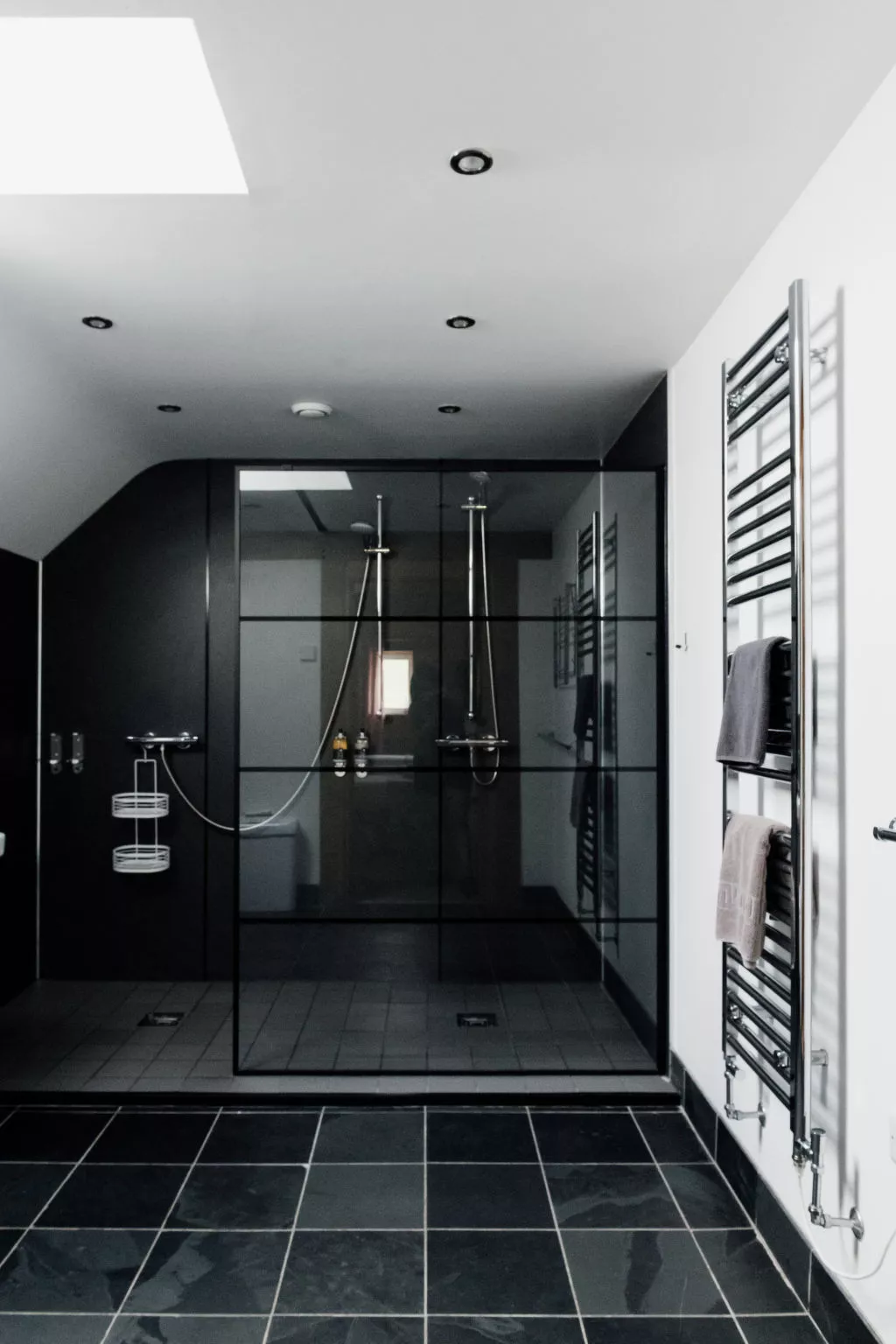 The Welsh Barn-Dedans