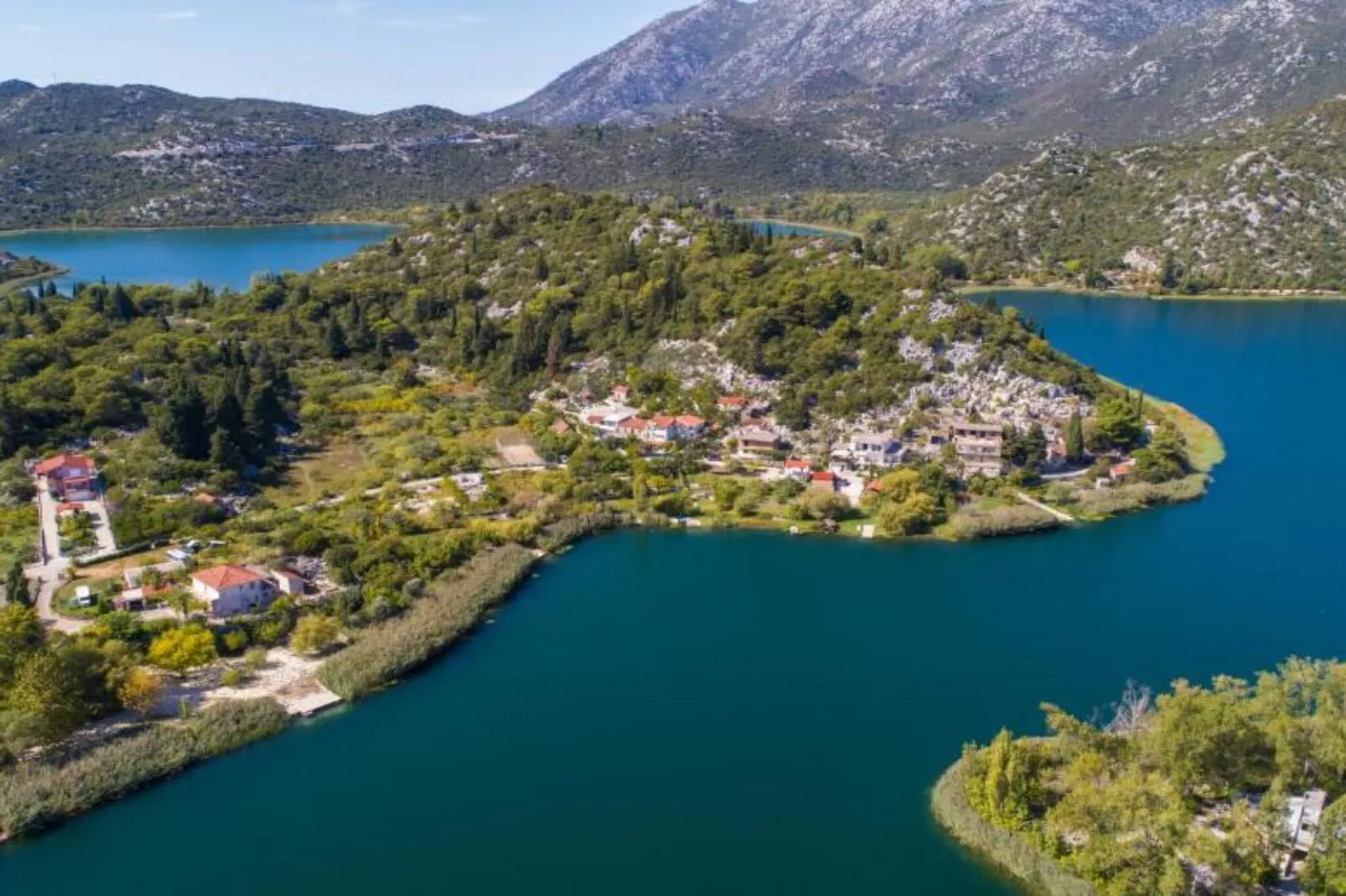 Two-Bedroom Apartment With Lake View-Aussicht