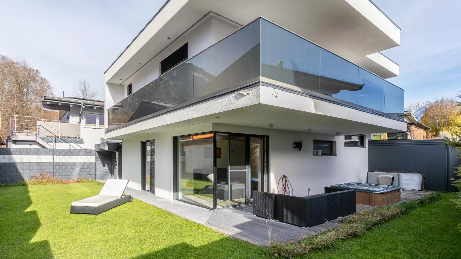 Alpin Chalet ARTE-Garten Sommer