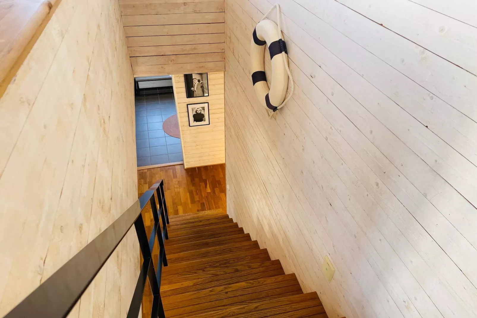 Strandhaus in Sandvik mit Pool-Innenbereich