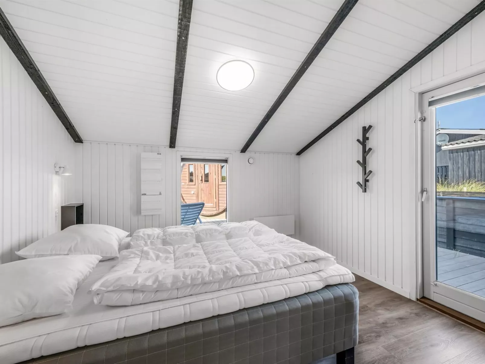 "Teoline" - 500m to the fjord-Drinnen