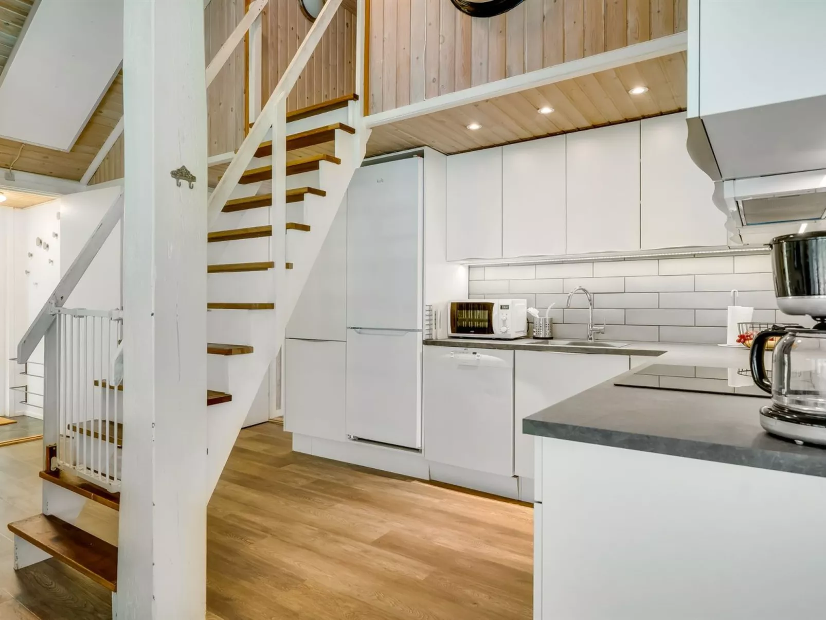 "Eisa" - 300m to the fjord-Inside