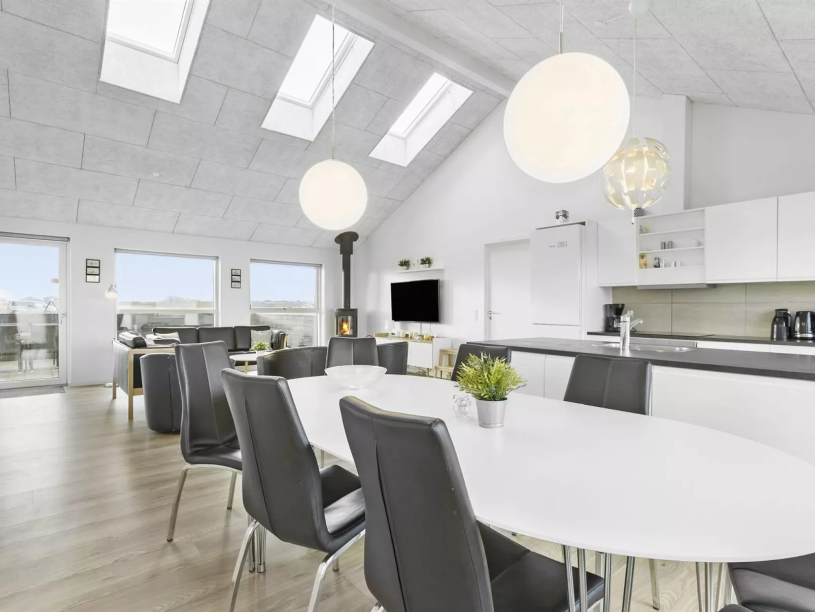 "Kirsi" - 1.6km from the sea-Dedans