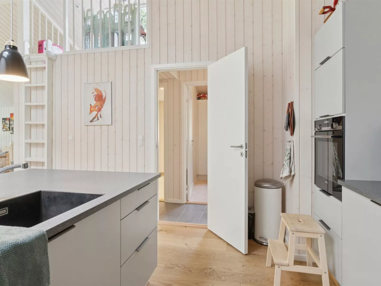 "Ovine" - 1.2km to the fjord-Inside