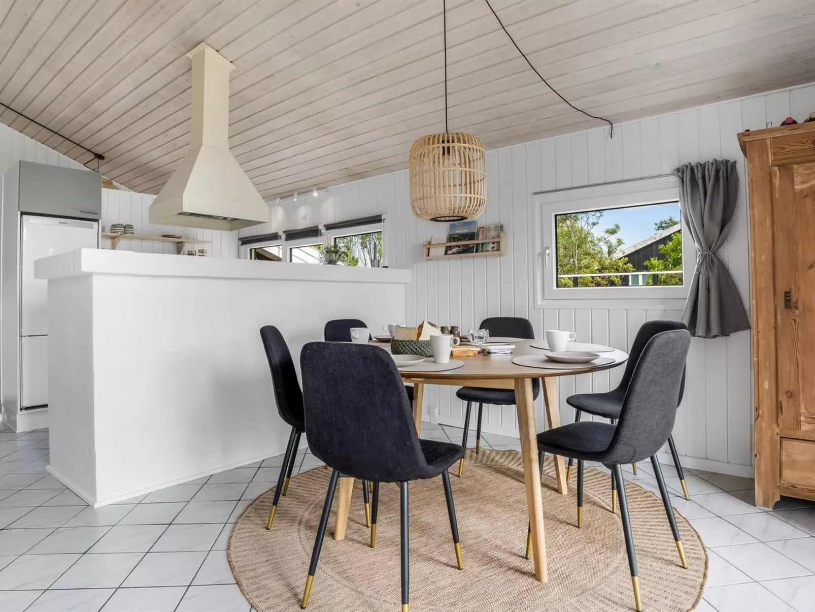 "Apelone" - 800m from the sea-Inside