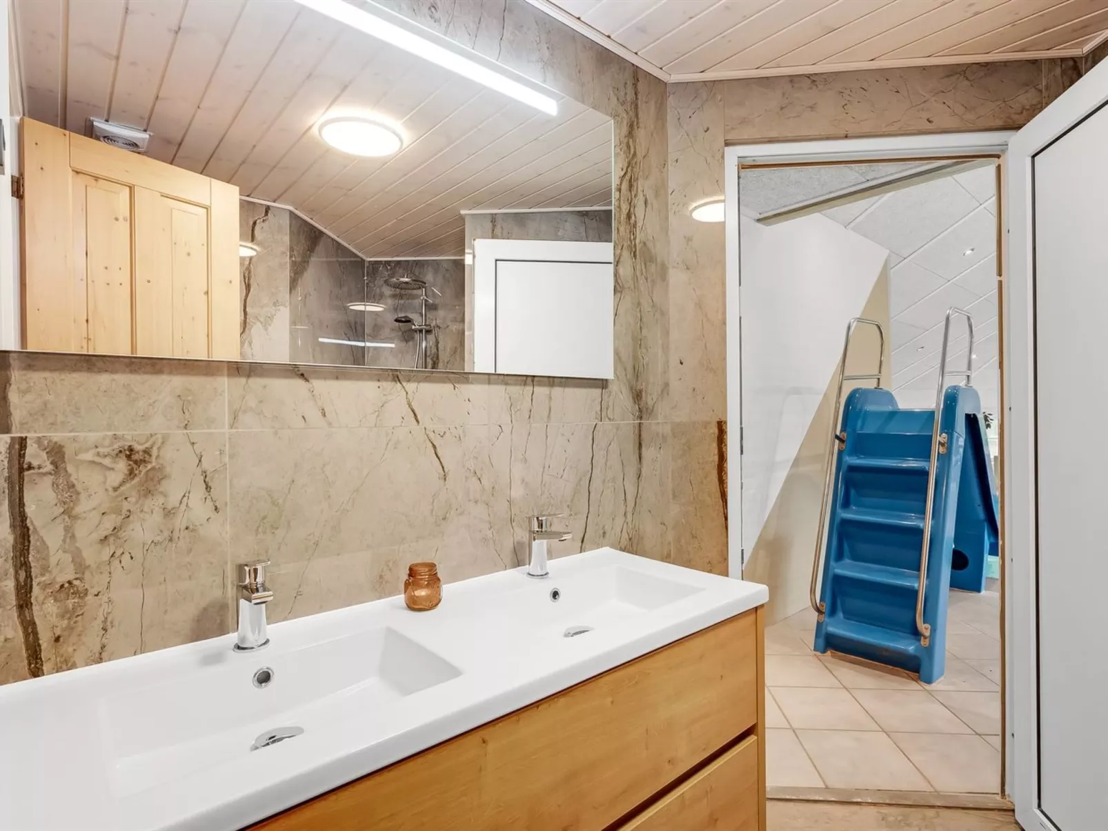 "Seppo" - 900m from the sea-Drinnen